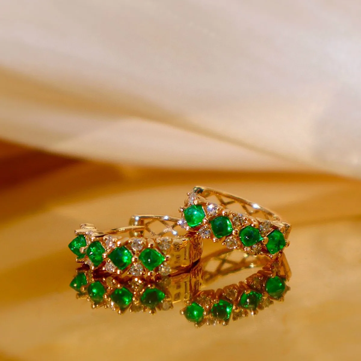 

925 Silver Vivid Green Zambian Emerald Ear Buckle Hoop Huggie 18K Gold Plated Sugarloaf Colombian Gems Tiny Earring Fine Jewelry