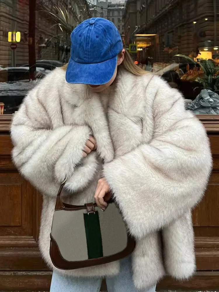 

2024 Winter Ins Fashion Girls Oversized Gradient Fur Coat Women Thick Warm Lapel Outerwear Fluffy Faux Fur High Street Jacket