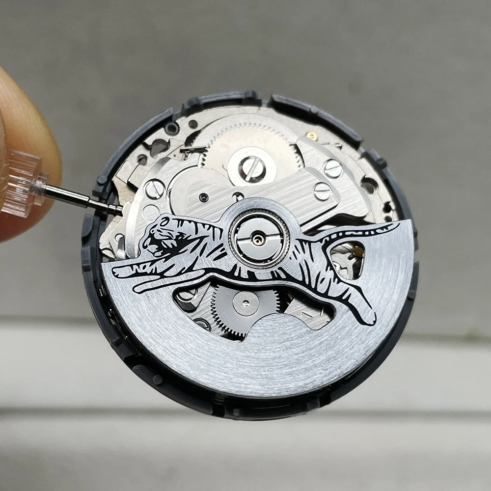 Seiko Mechanical Watch Movement NH35A Modified Oscillating Weight Rotor/Hammer 24 Jewels Automatic Replacement Crown at 3.0