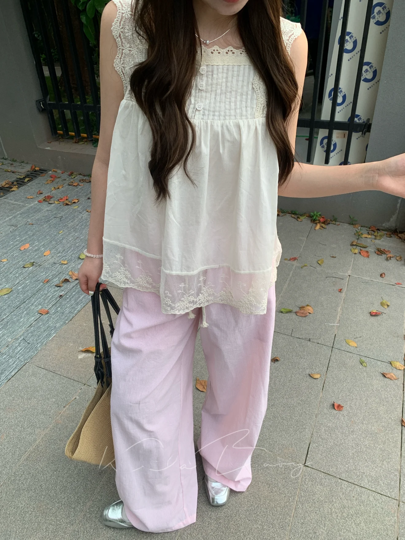 

Lace Crop Top And Striped Casual Pants Set Women's Summer Fashion Outfit Lazy Girl Style White Lace Vest Strap Top Set