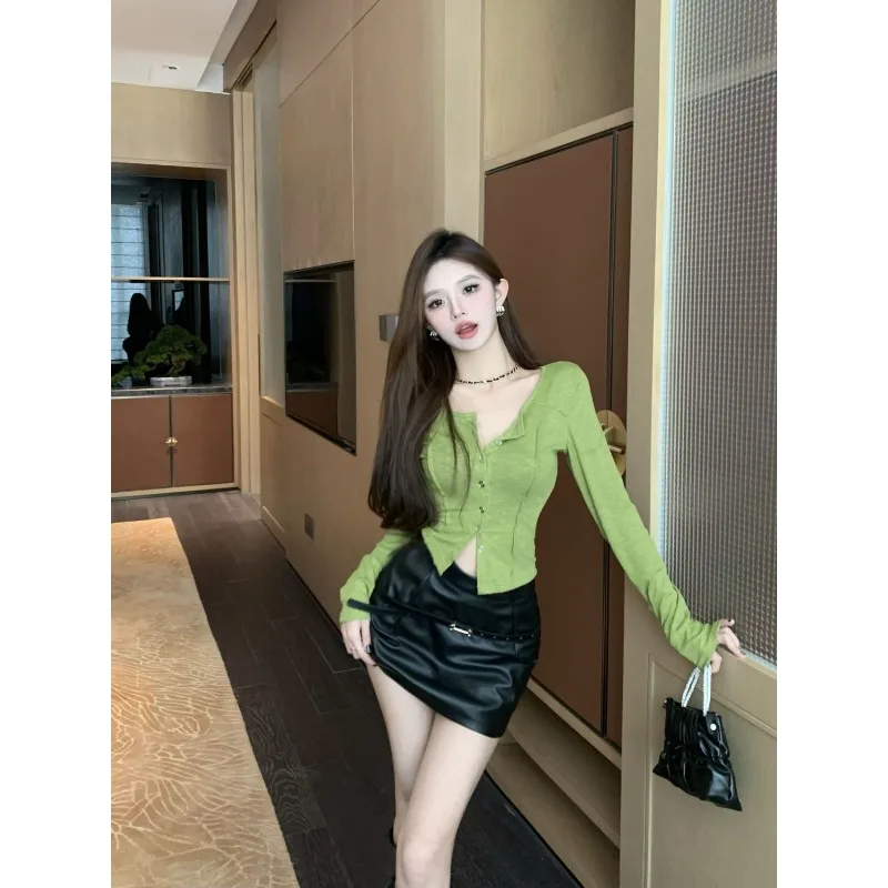 

Green Half-open Collar Long-sleeved T-shirt for Women in Autumn and Winter New Pure Lust Hot Girl Slim Short Top Bottoming Shirt