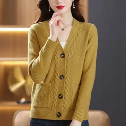 Primavera autunno nuovo Cardigan maglione con scollo a v cappotto allentato addensato da donna XXXL cappotto mamma camicia lavorata a maglia stile pigro Top di lana per le donne