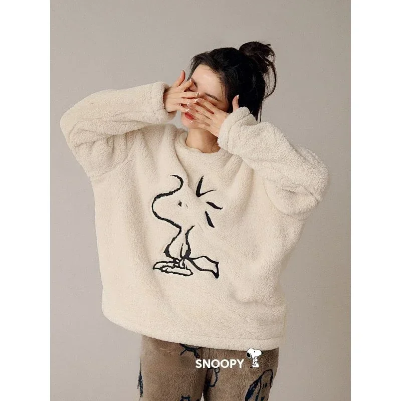 Snoopy-Jersey de cuello redondo de terciopelo coral para mujer, conjunto de ropa para el hogar, suave, cómodo y cálido, bordado de dibujos animados, dulce y lindo, nuevo