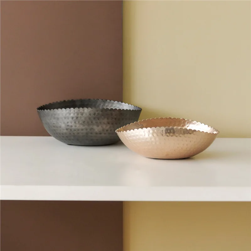 Indian simple black rose gold aluminum gear tooth wavy edge fruit bowl, creative storage tray fruit plate decorative bowl