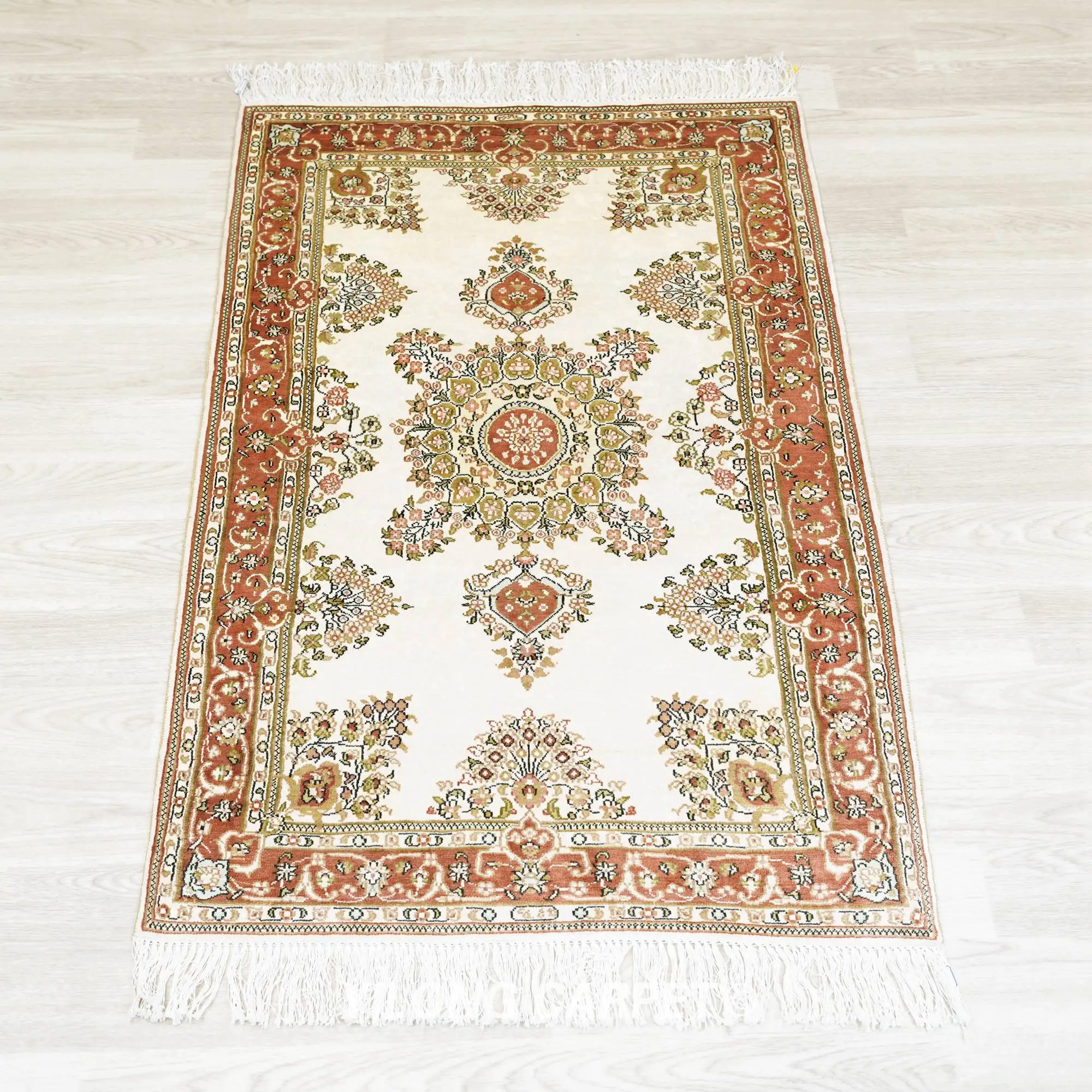 76x122cm Small Size Handknotted Silk Carpet Vintage Home Area Rug (LH948B)