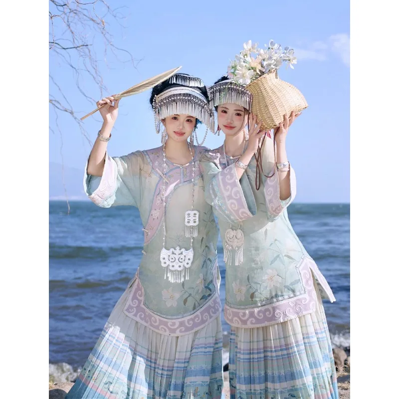 Hanfu female recovery ethnic style Qing Dynasty Yunnan travel photography Miaojiang girl spring and summer suit