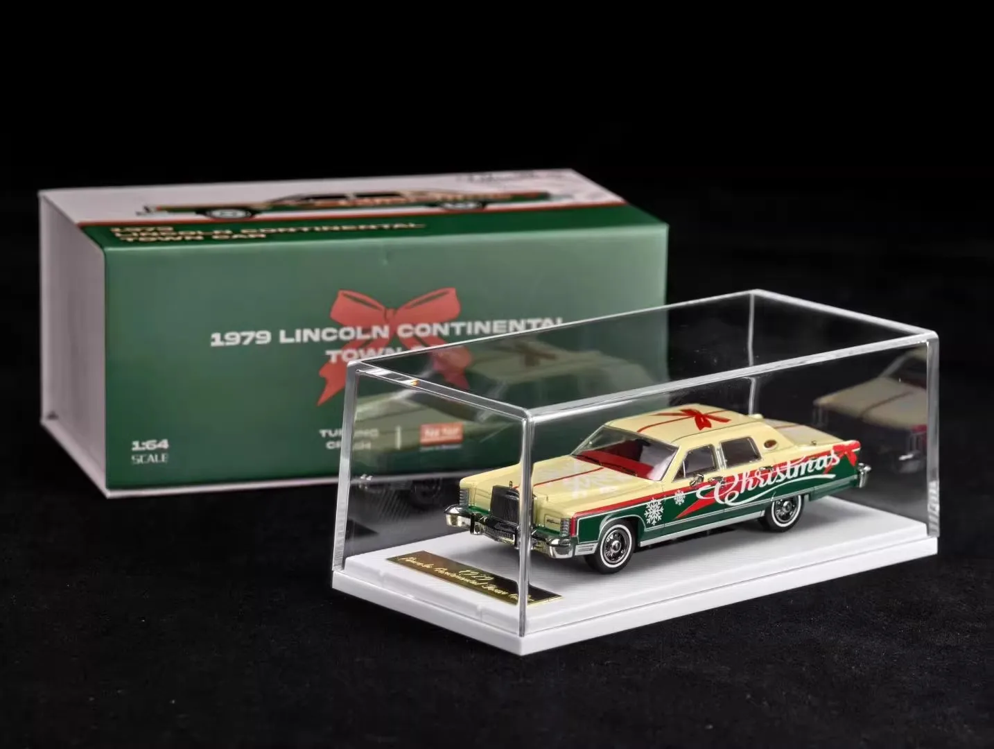 

Turning Crush 1:64 Adults Hobby 1979 Christmas decoration Diecast Model Car