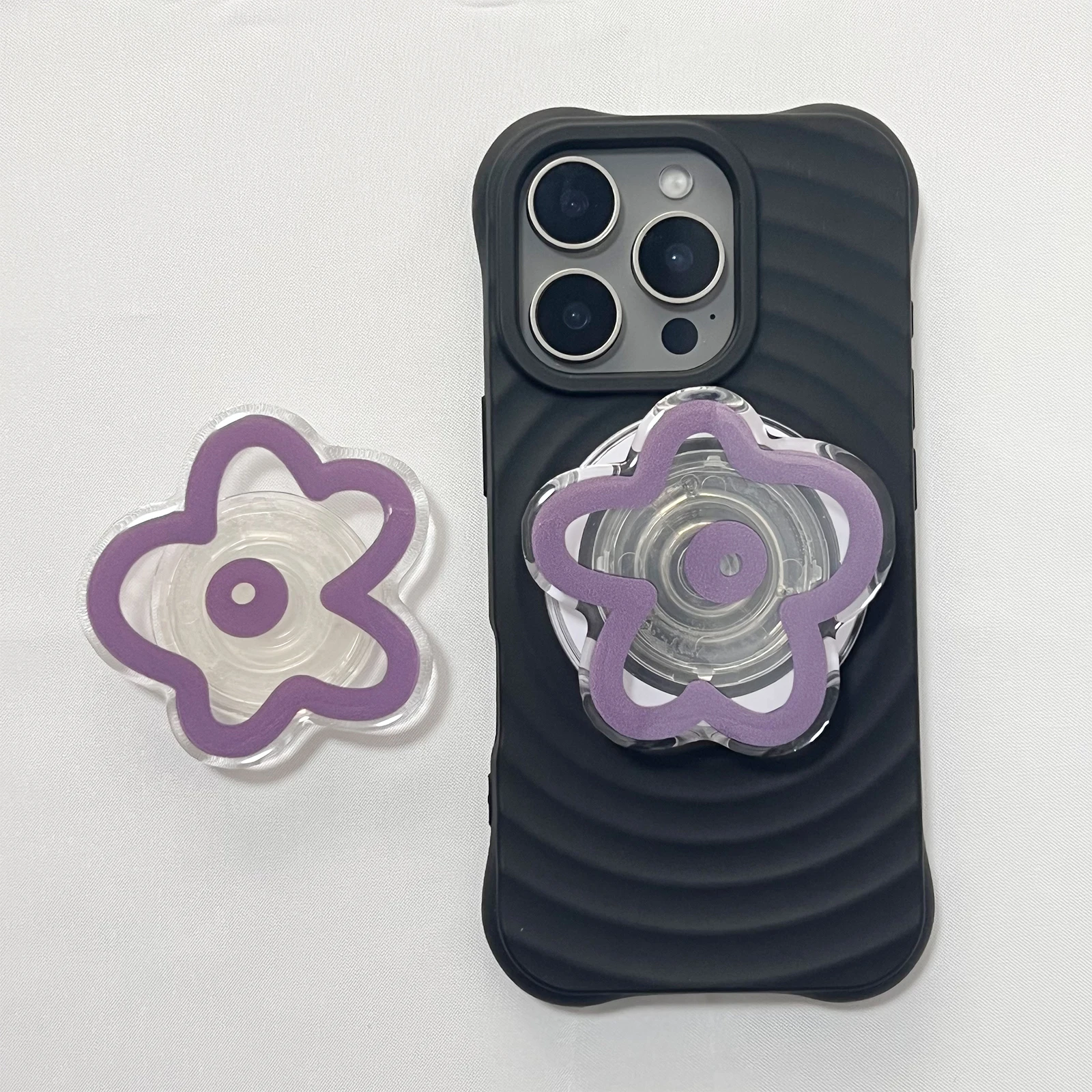 Niedlicher Cartoon-Handyhalter mit lila Blumenmuster, Griptok-Ständer für iPhone 17 Pro Max 16 Pro Max, Grip Tok Halterung, Mädchen-Geschenk