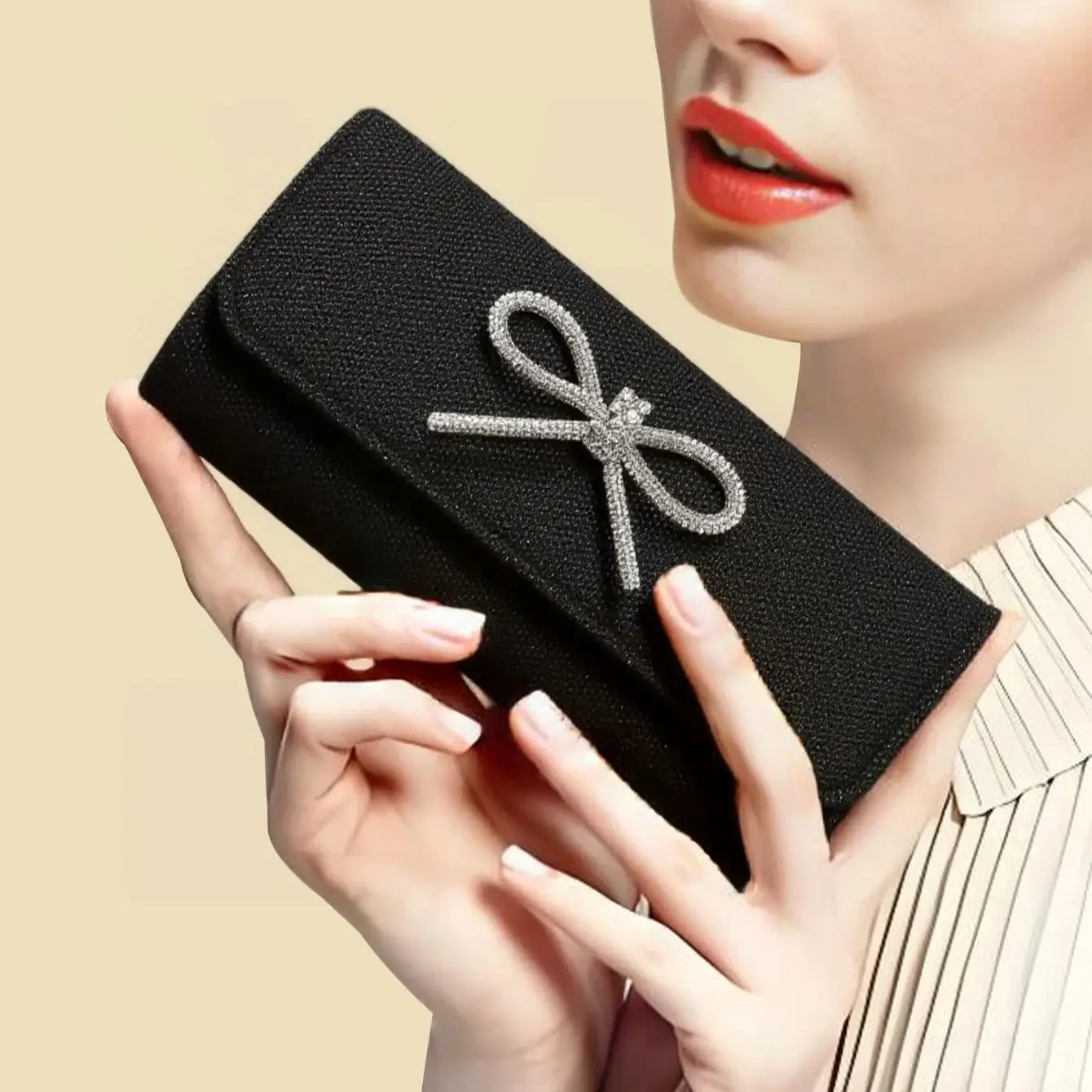 

Silver Color Bow Rhinestones Sequins Glitter Fashion Women Evening Bags Envlope Design Cover Shoulder Messenger Clutch Bags