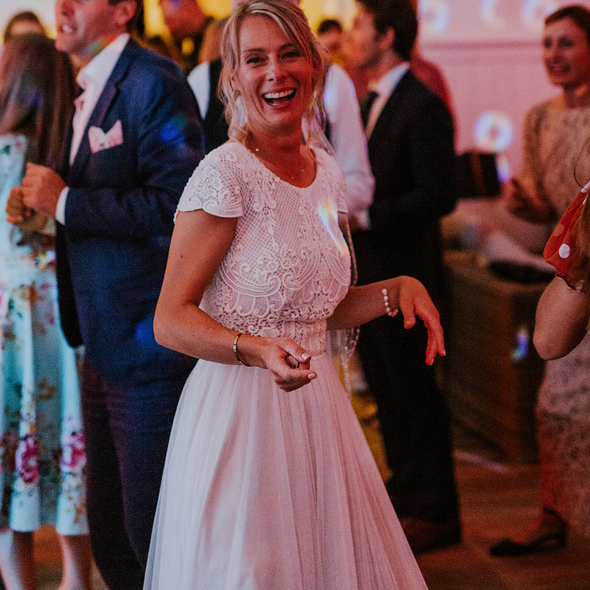 Cap Sleeves Round Neck Boho Soft Tulle Bridal Gown Customized Large Size Hollow Out Lace Maxi Full Length Wedding Dress No Train