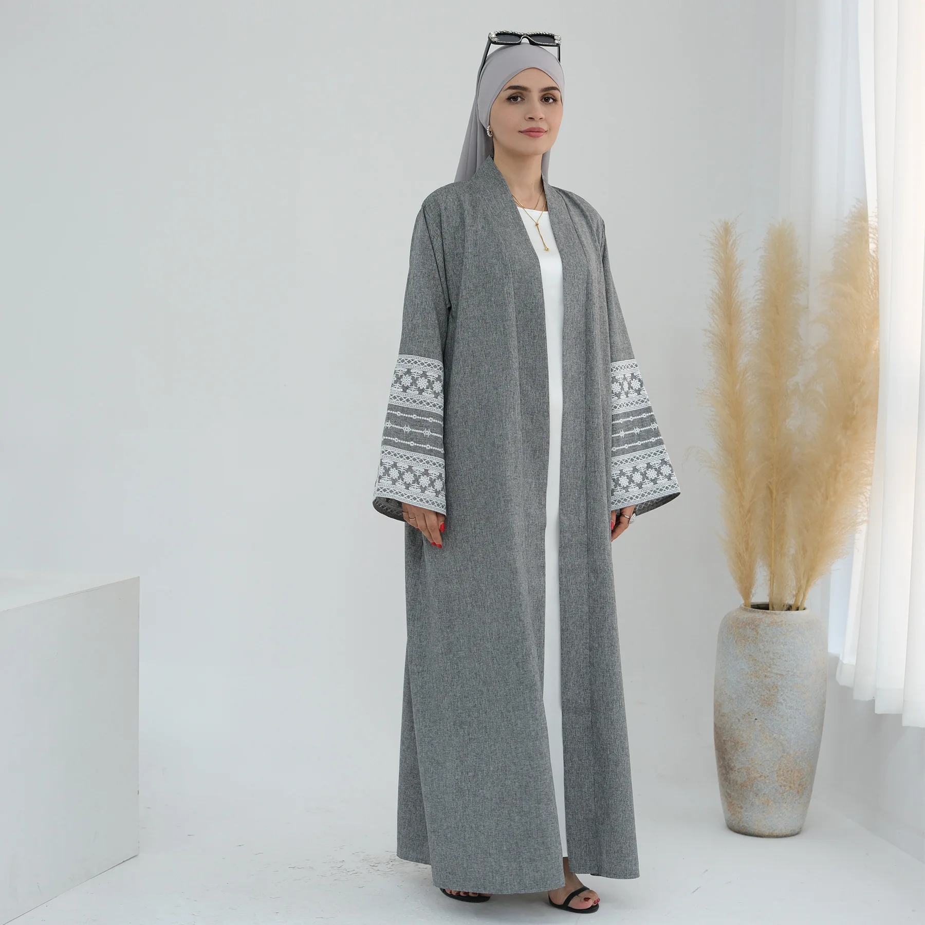 Womens Geborduurd Dubai Elegant Vest Gewaad Met Volledige Lengte Jurk Casual Dubai Lente/Zomer Islamitische Moslim Gebed Jurk 2024