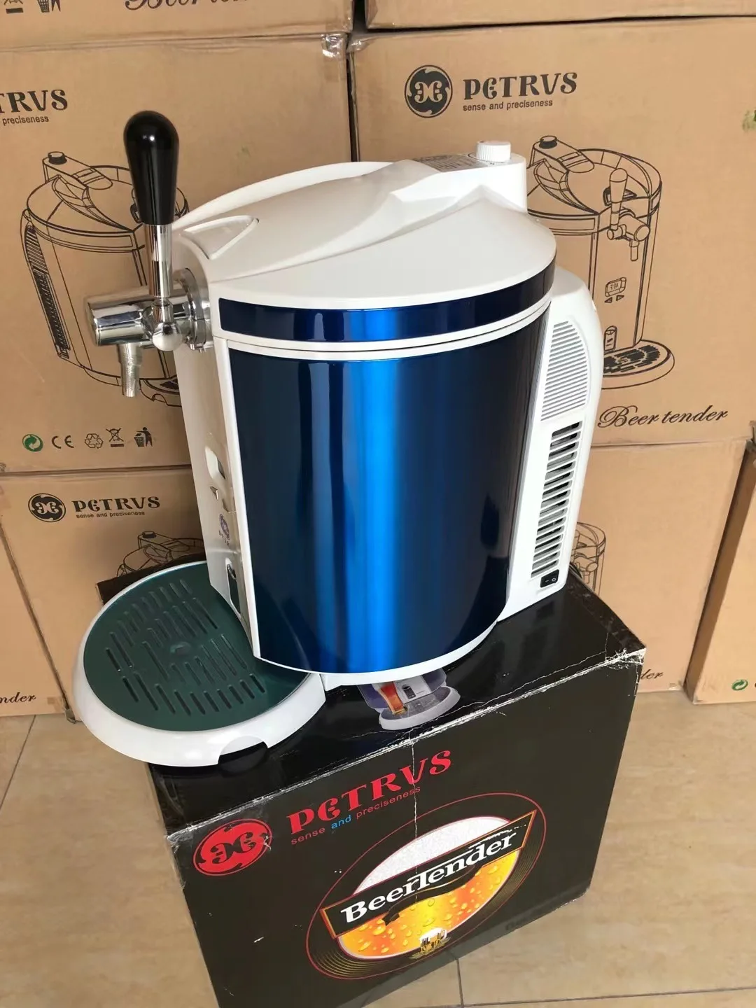 5L Mini Draft Beer Kegerator and Dispenser 220V Europe Plug with Beer Tap Fit on 5L Beer Keg