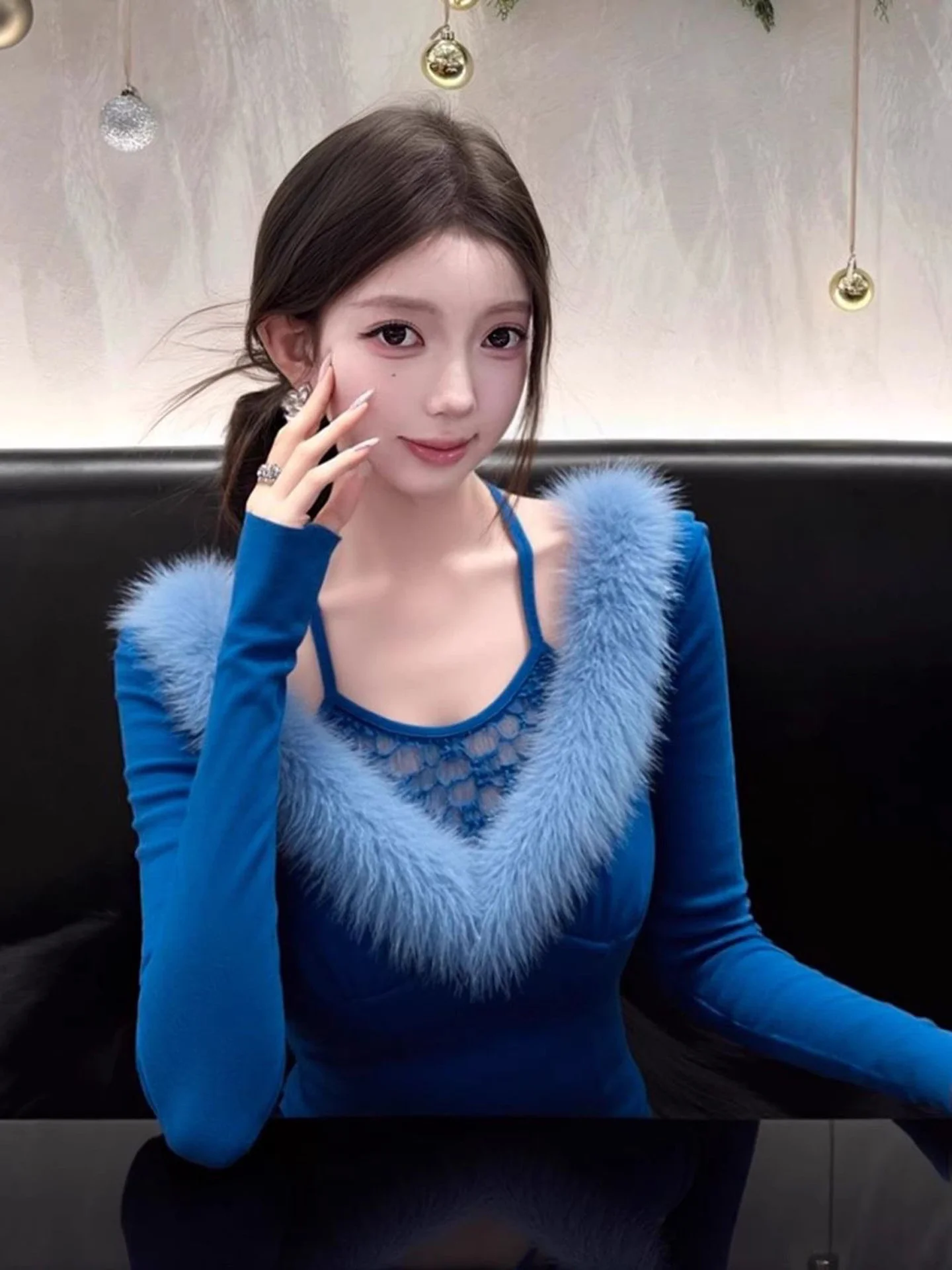 Blue Fur Collar Hanging Neck Long Sleeve T-Shirt Women's Fashionable Age-Reversing Atmosphere Feeling Autumn Popular Top