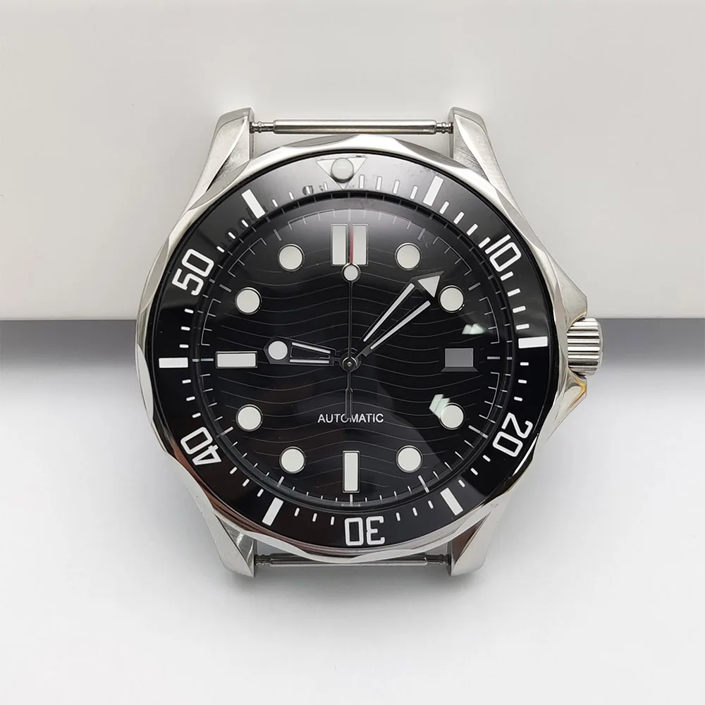 NH35/8215 Cassa 42mm Orologio subacqueo Acciaio inossidabile 316L Cristallo di zaffiro 10 Bar Resistente all'acqua Custodia posteriore trasparente Kit
