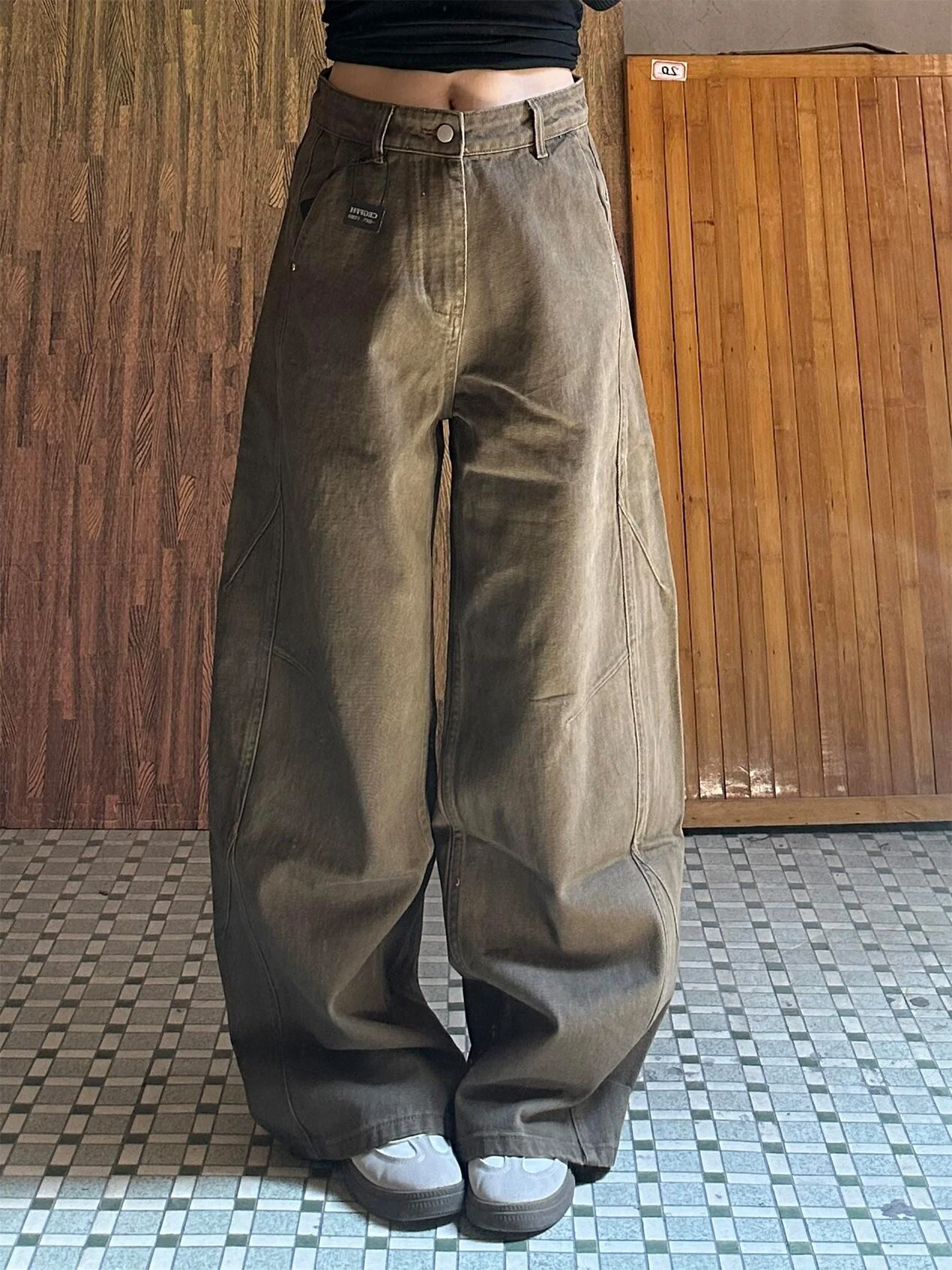 

Летние женские джинсы 2026 года: прямые, коричневые, с высокой талией, широкими штанинами, в ретро-стиле, повседневные, с высокой эластичностью, производство Китай