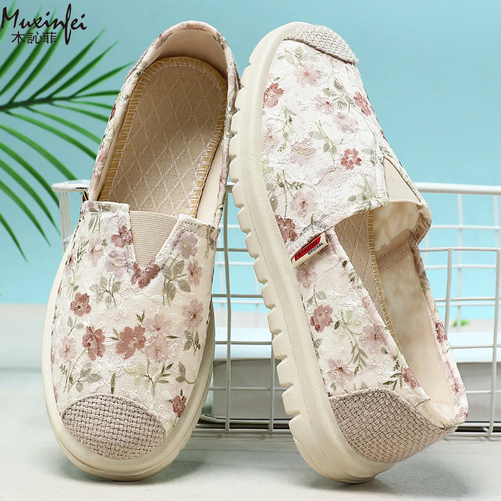 

2026 summer new fabric shoes for women, lightweight and non slip casual shoes Chinese style embroidered mother flat single shoes