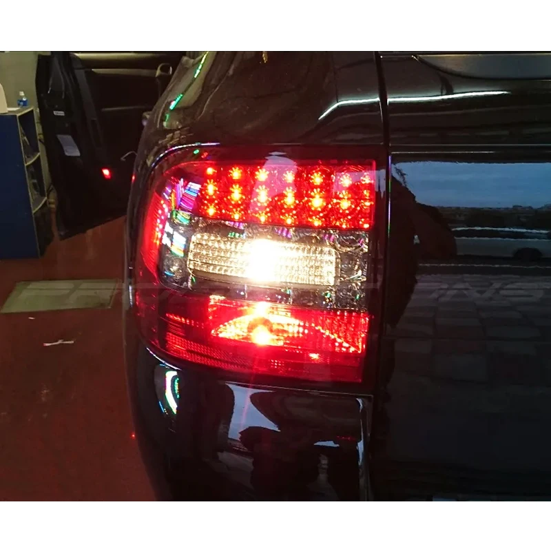 Neue 2003–2007 Porsche Cayenne Auto-Rücklichter, Bremsblinker, Rückfahrlicht mit rotem Objektiv, 12 V Spannung