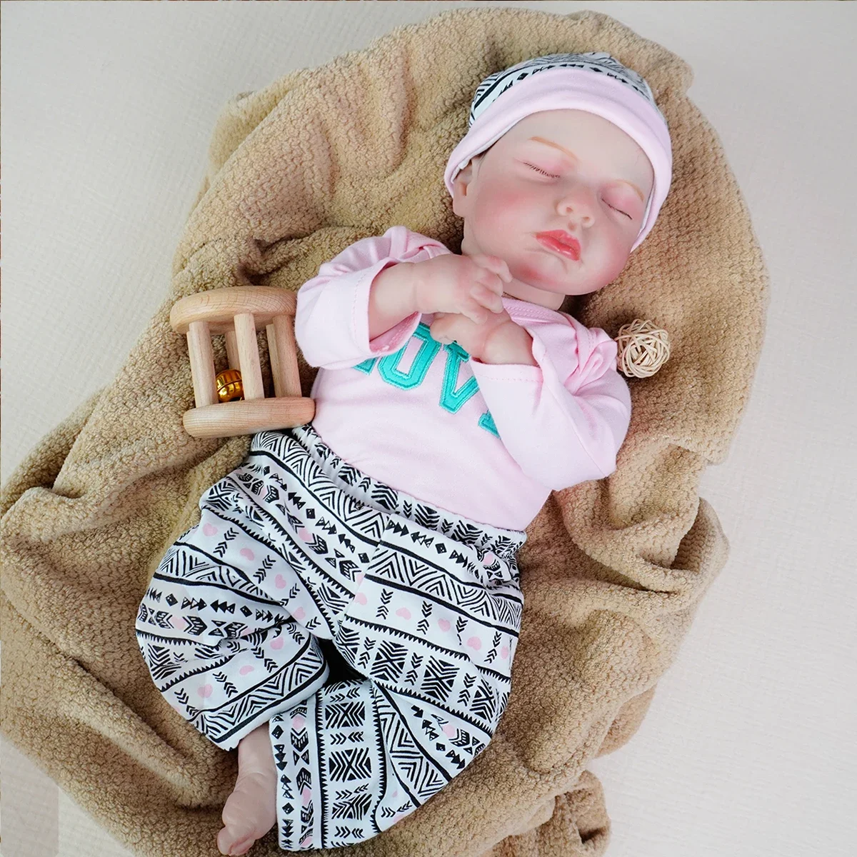 Hoge kwaliteit cadeau pasgeboren baby maat pop modieuze herboren pop verjaardagscadeau realistisch afgewerkt herboren pop pop cadeau schattig