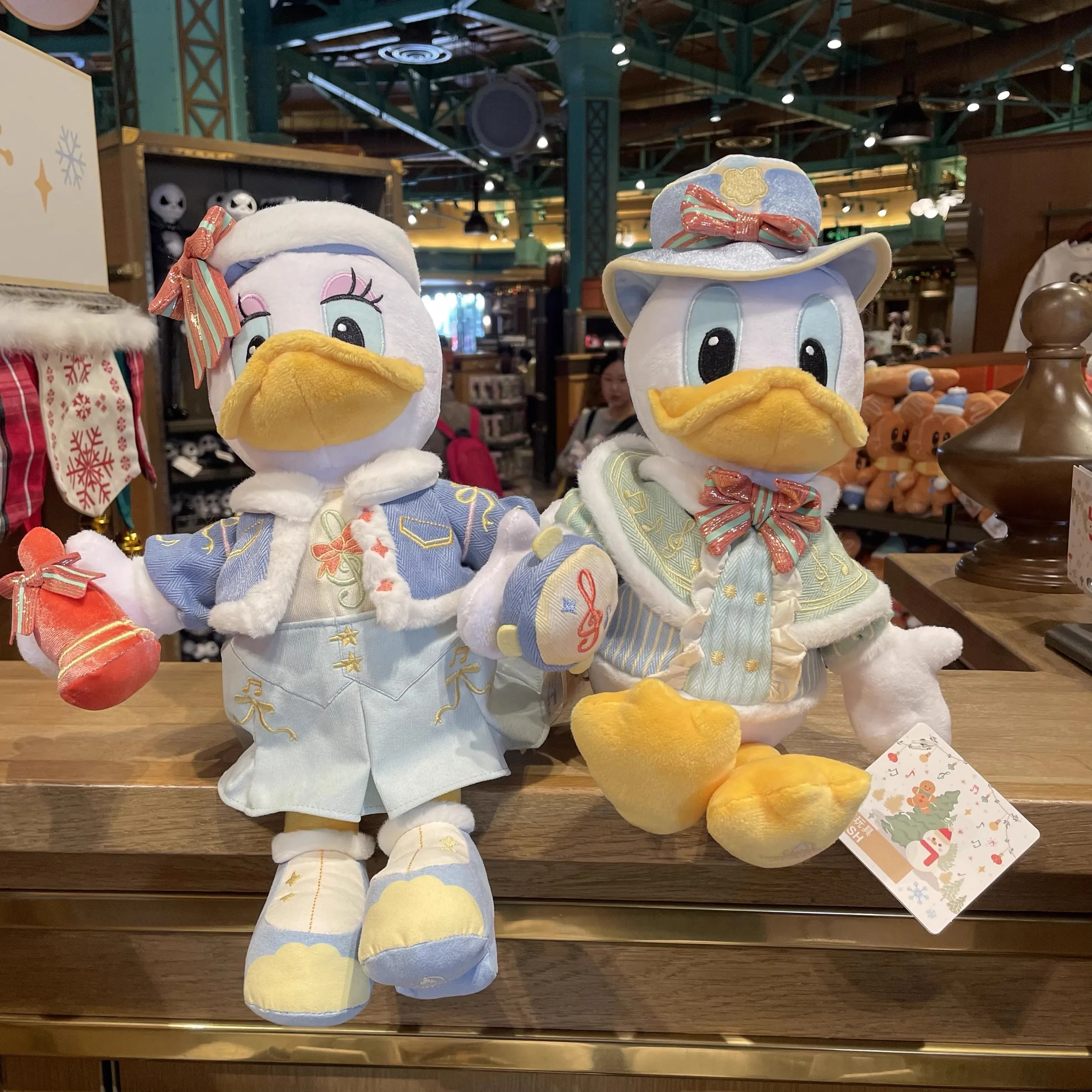 Shanghai Disneyland 2024 Christmas Mickey, Minnie, and Duck Donald Plush Toys for Kids as Gifts and Souvenirs