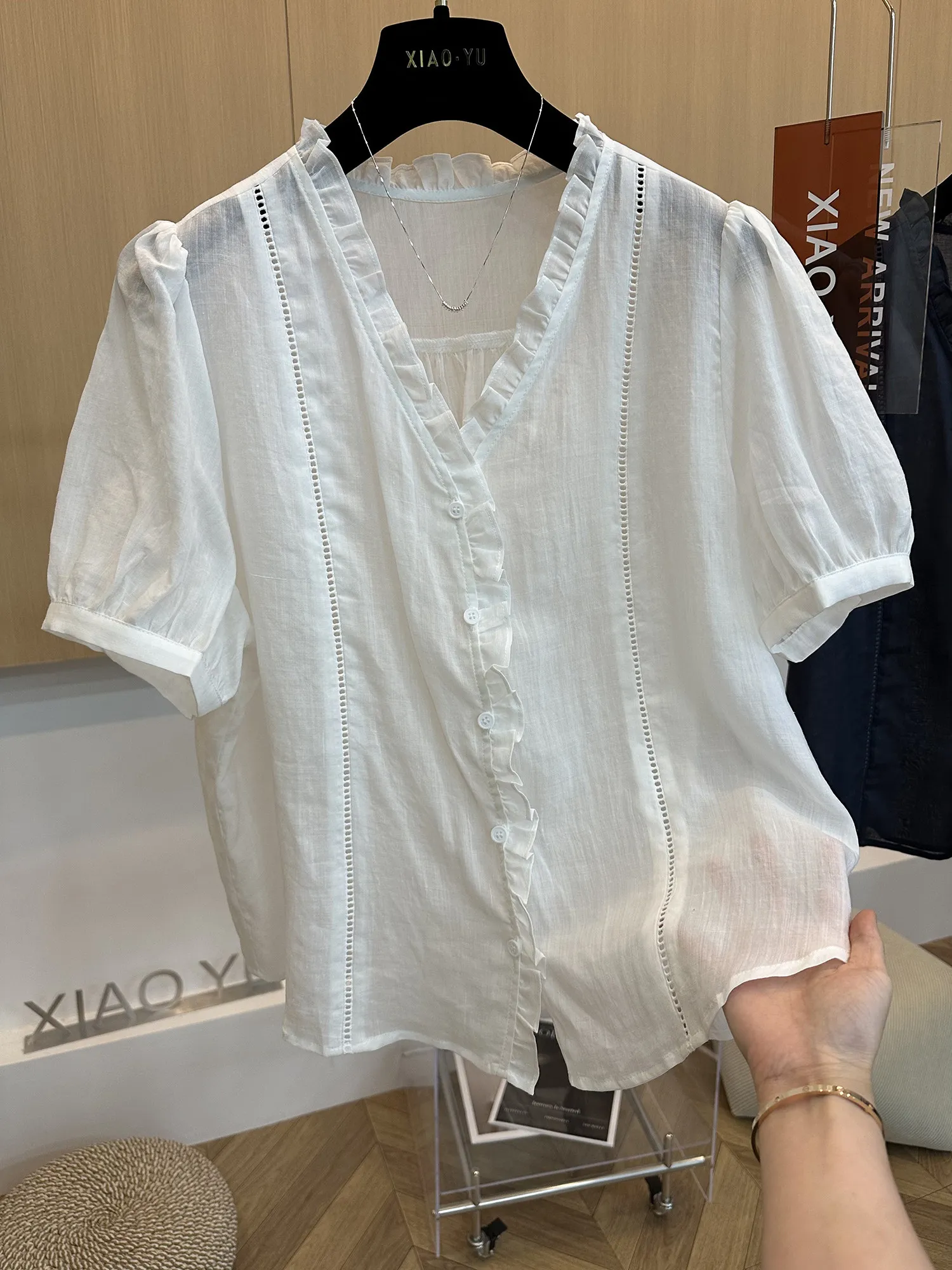 Fashionable V-neck Short Sleeve Shirt Women's Clothing Summer 2026 New Style Age-defying Wooden  Design Cotton Blend