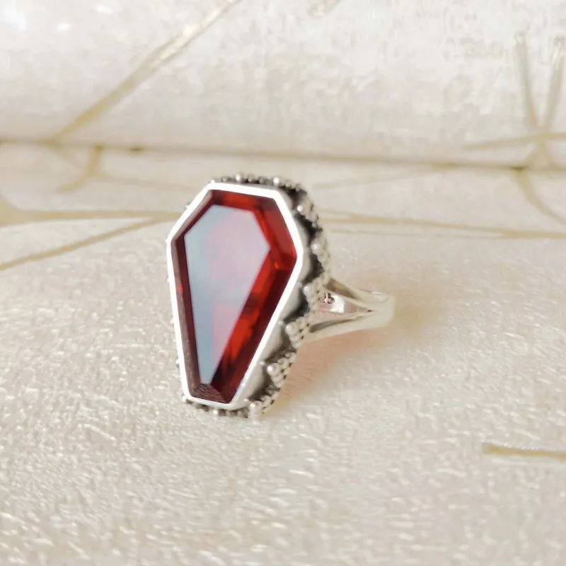 Retro Imitate Garnet Coffin Shape Ring for Women Unique Boho Silvery Ring Punk Gothic Halloween Party Jewelry Gift for Her