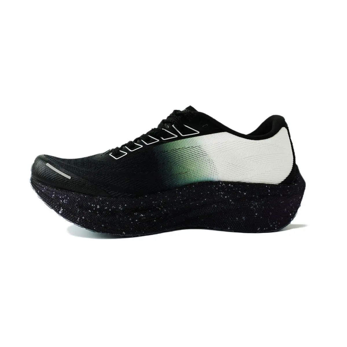 2025 Summer New Mesh Ultra-Light Professional Running Shoes Sports shoes, lightweight, breathable, shock absorption