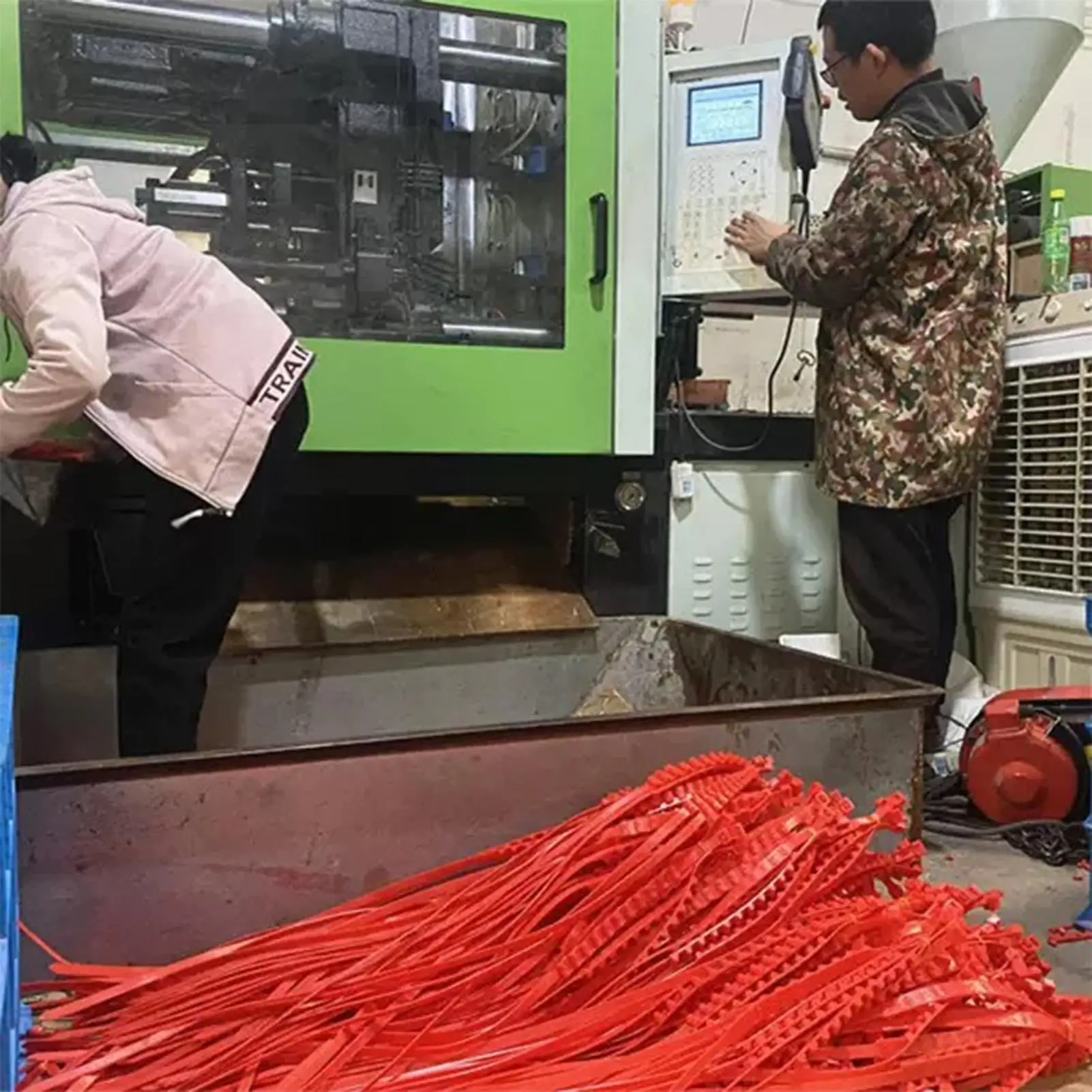 

Snow Chains 10 Pieces Automotive Tire Zip Ties For Snow Anti-Skid Auto Wheel Chains For Sedan SUV Truck Outdoor Winter Driving