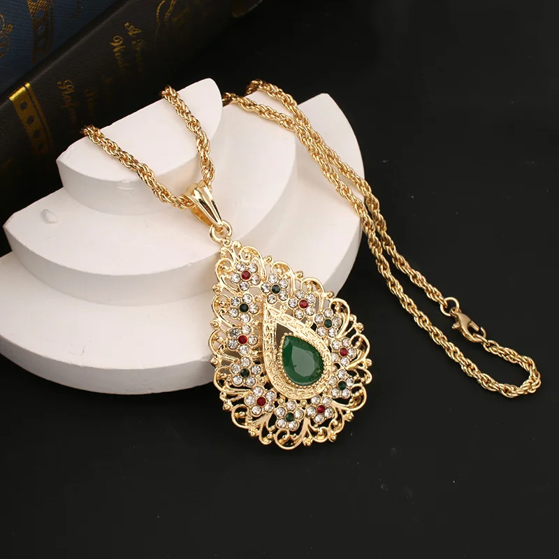 New Ladies Pendant Necklace Hollow Metal Arabesque Leaves Long Necklace Chain Bridal Wedding Jewelry Wholesale Women Fashion