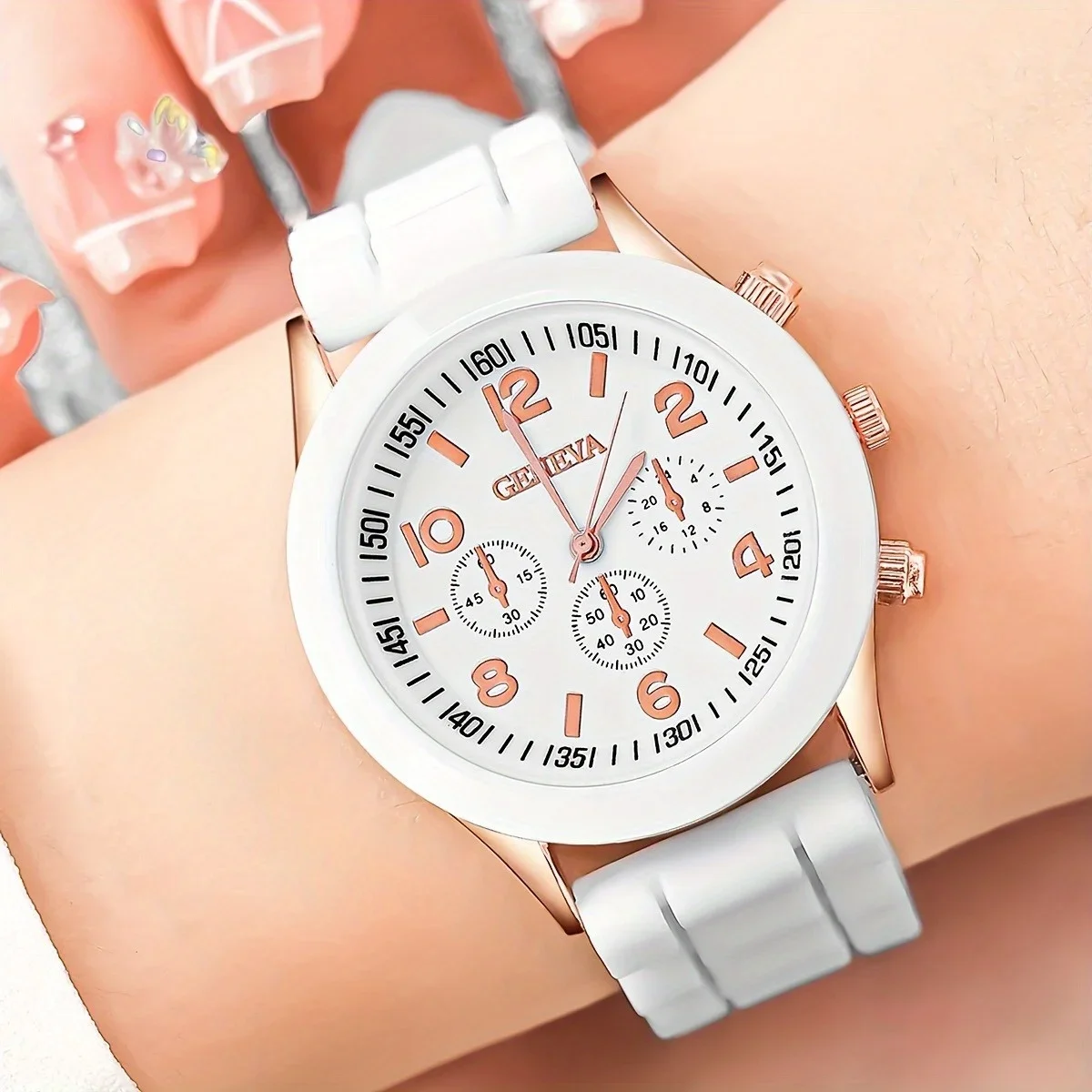 2 أشرطة مطاطية باللونين الأبيض والأسود بمينا دائري كوارتز وساعة مكونة من أساور مناسبة للحياة اليومية