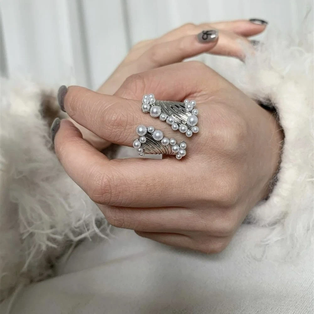

Wide Pearl Ring Exaggerated Opening Ring for Women Fashion Vintage Jewelry Gifts