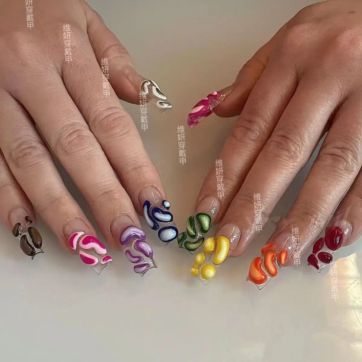 Ręcznie robiony manicure Gorąca dziewczyna Wiatr Flash Noszenie paznokci Nowy Flash Diamond Niszowy manicure Studenci Naciśnij na paznokcie