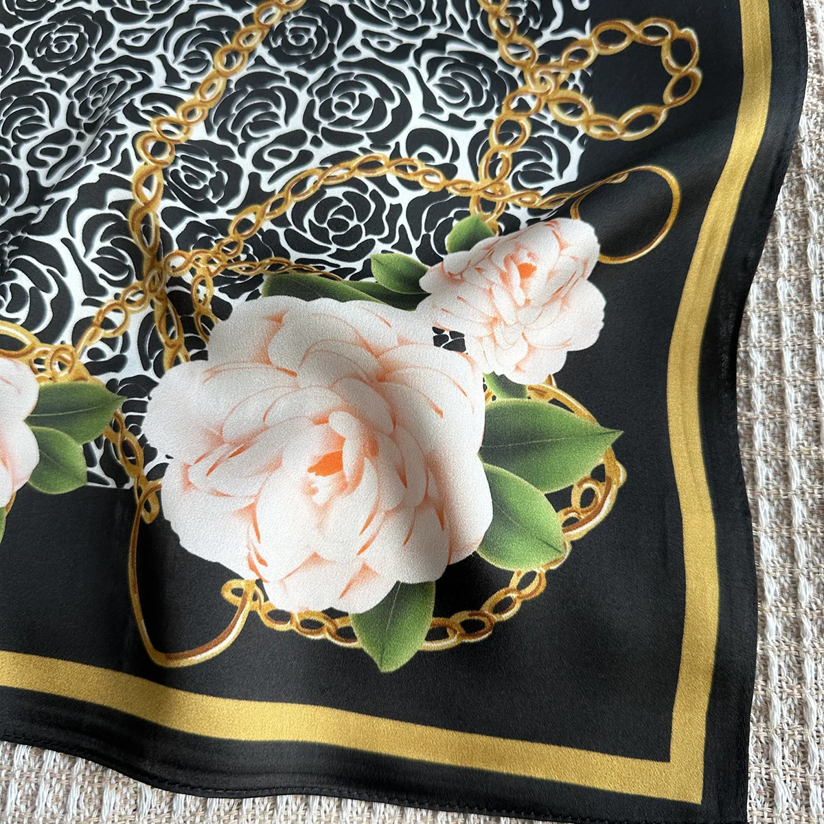 المألوف الأسود كاميليا سلسلة طباعة الحرير مربع 100% التوت الحرير تنوعا العرقية نمط المرأة وشاح حريري الزخرفية #4