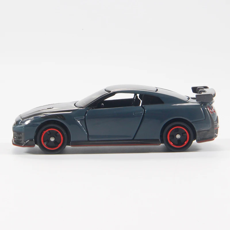 TAKARA TOMY-coche deportivo de juguete para niños, aleación de simulación de juguete fundida a presión, caja roja y blanca, Nissan GT-R, número 60