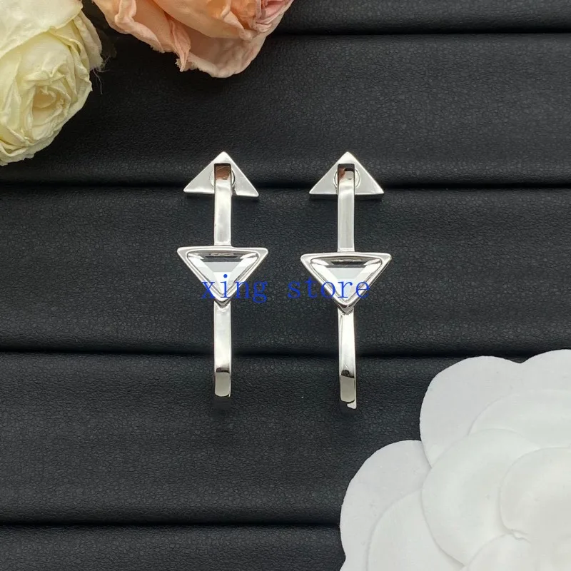 2024 Fashion New Style Classic Geometric Cutting Crystal Inlaid Women's Earrings