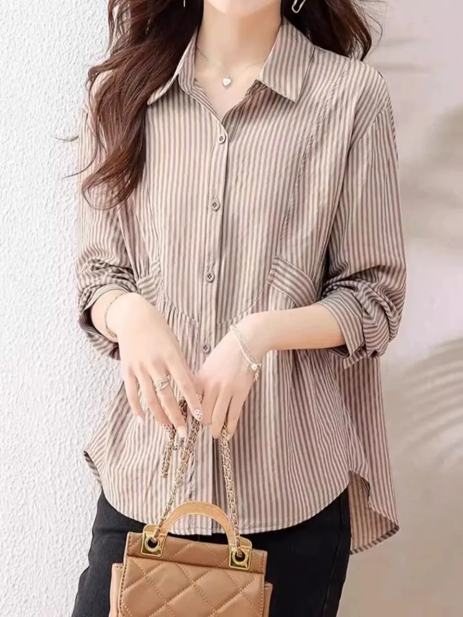 

Модная полосатая простая универсальная блузка с эффектом стройности, новинка осени 2025, дизайнерская сенсация, простая рубашка с коротким рукавом и отложным воротником