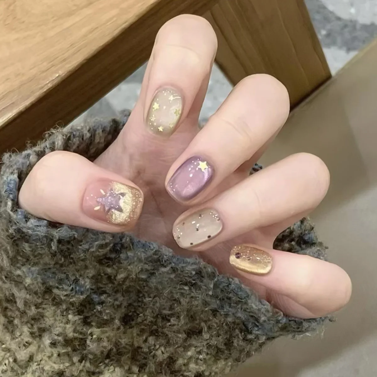 24pcs Cat's Eye Brown Fake Nails Art Fantasy Polka Dot Design Ballet Press on Nails Tips Short Square False Nail Purple Manicure