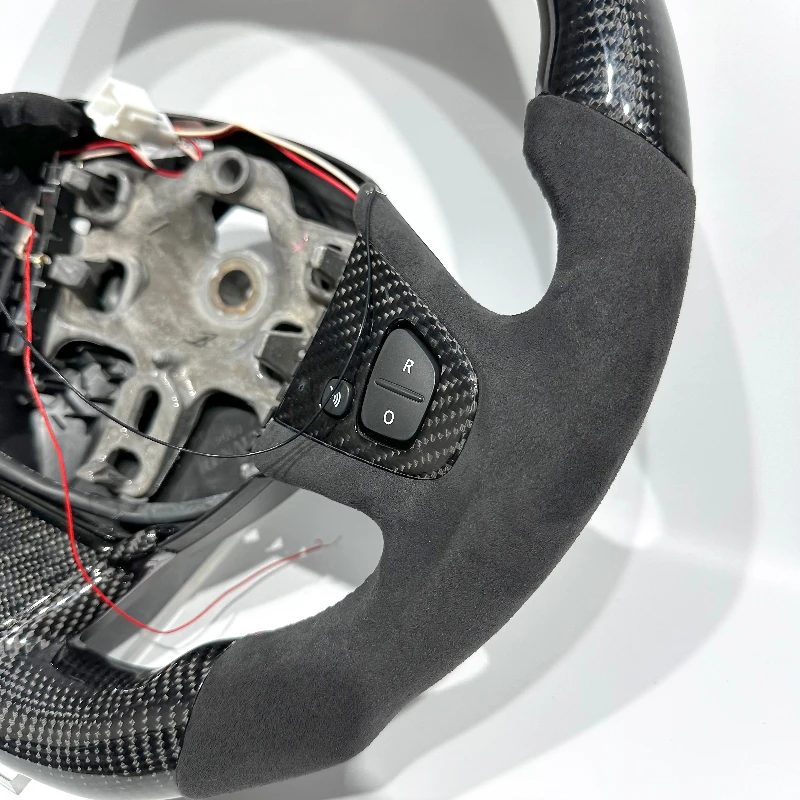 

Customized With LED Black Carbon Fiber Leather Sports Classic Style for Renault Megane 3 Megane RS Car Steering Wheel Car Runing
