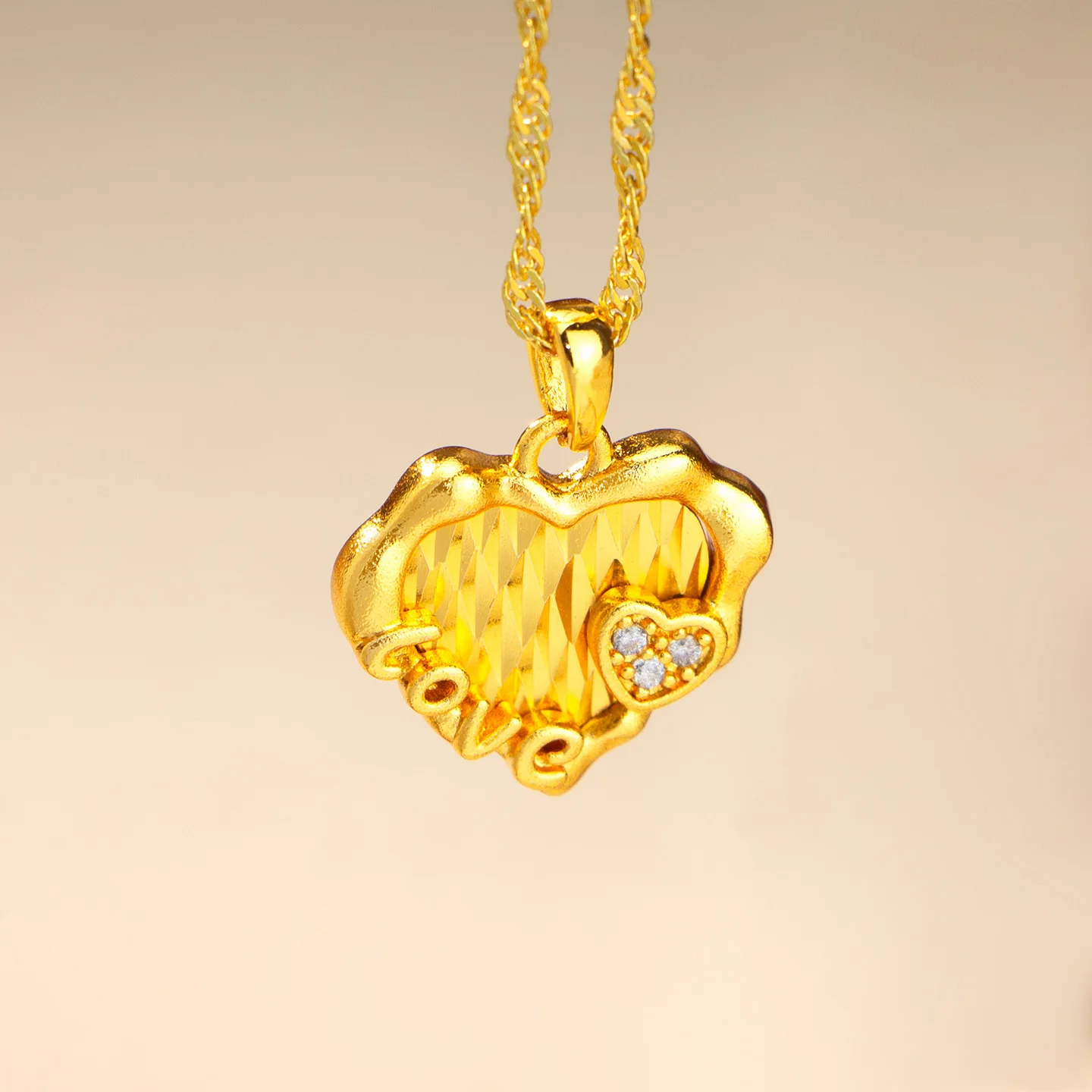 9999 gold heart-shaped pendant necklace for women, a rare and luxurious light luxury heart-shaped pendant necklace pendant