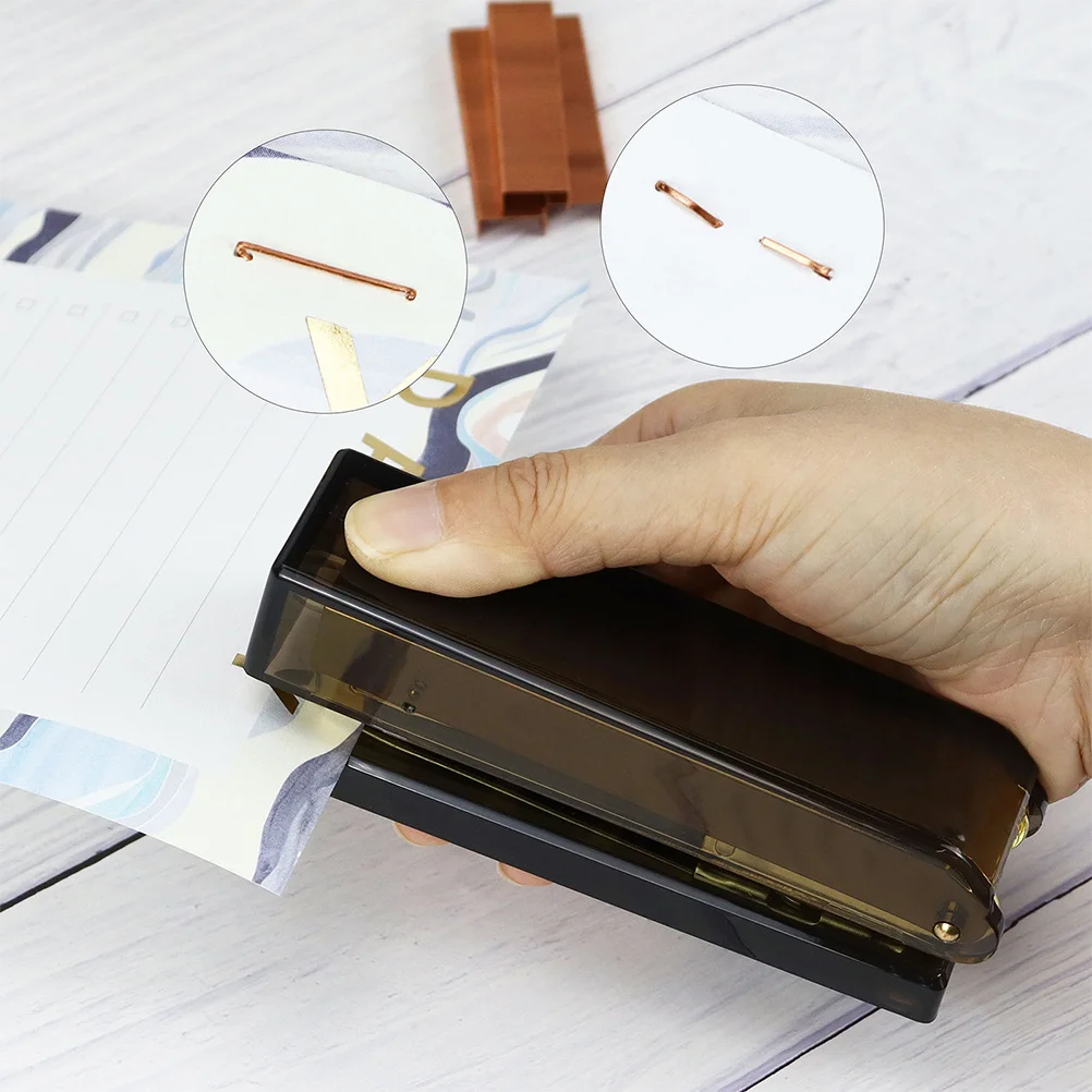 دباسة مكتب معدنية من الأكريليك شديدة التحمل بسعة طويلة للمنزل والمدرسة والفصول الدراسية دباسة حرفية محمولة