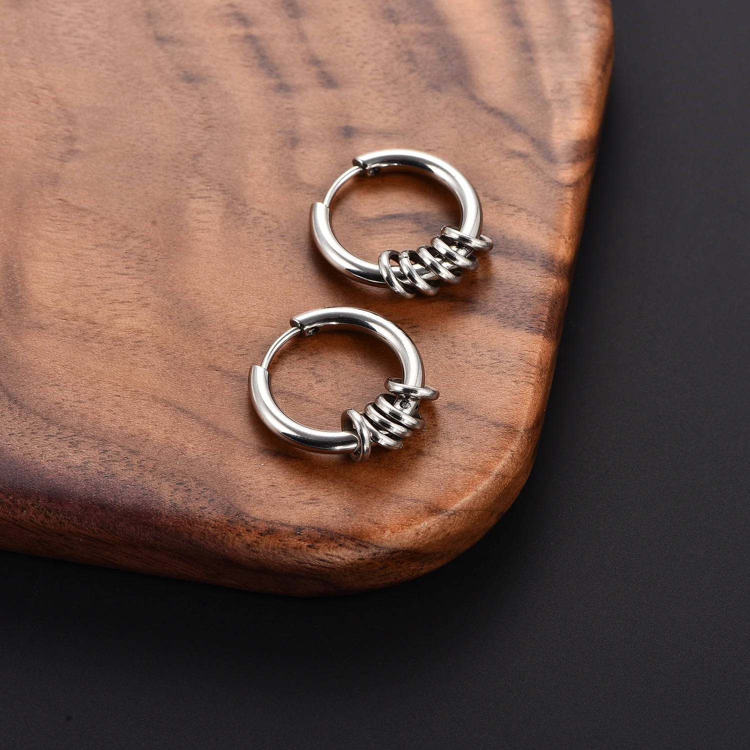 1 Paar Punk-Ohrringe aus Edelstahl, wasserdicht, kleine runde Metallkugel-Ohrklemmen, Rock-Hip-Hop-Unisex-Schmuck – Detail 6