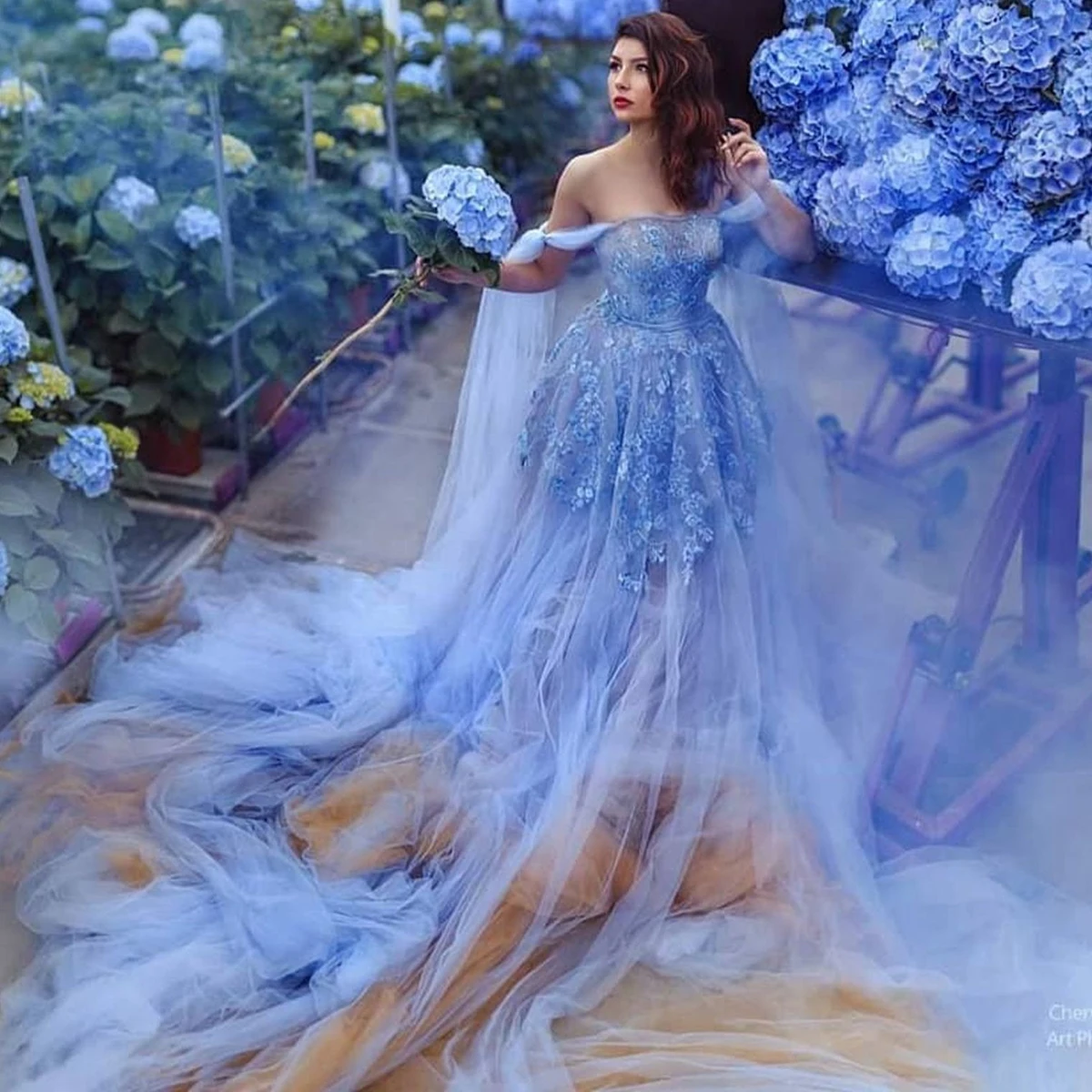 Unikatowe, puszyste sukienki na sesje zdjęciowe lub baby shower, z dekoltem w serduszko, sznurowanym tyłem, ciążowe szaty do sesji zdjęciowych.