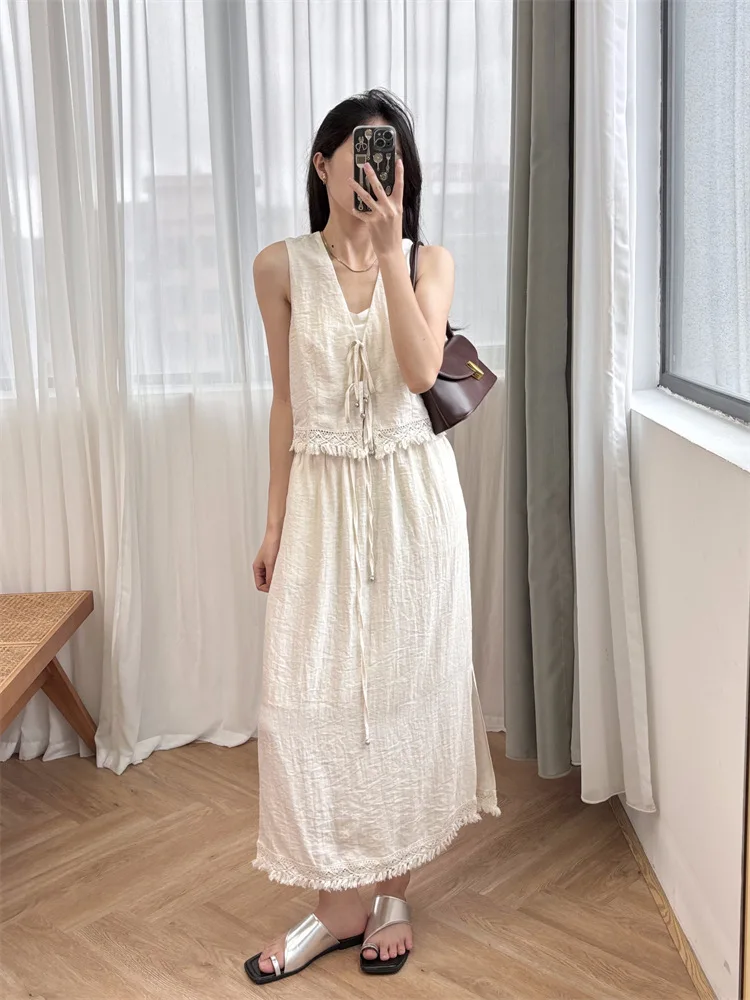 New 2024 High Quality Women Suit Lace Up Top and Mid-Calf Length Skirt V-Neck A-Line High Street Chic Stunning Fashion Design