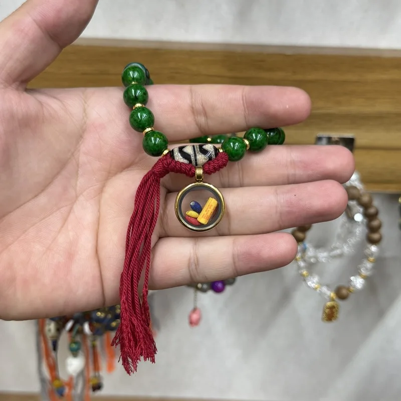 New Tibetan-style green horn single-loop bracelet double tiger teeth design, Buddhist prayer beads, cultural accessory with