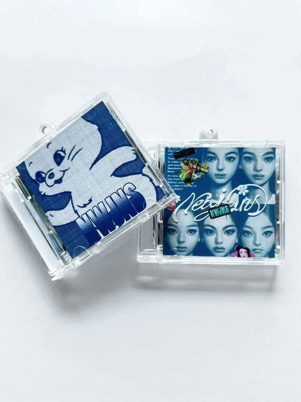 

Free Custom Design NFC Mini Album CD Keychain for :NewJeans 'Ditto' B Edition Music Lover