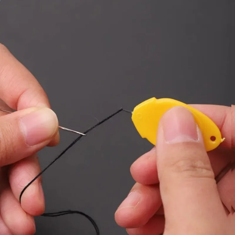 ‌"Needle Threader for Sewing Machine - Quick Threading Tool | Easy Needle Installation Accessory | Handy Sewing Helper"