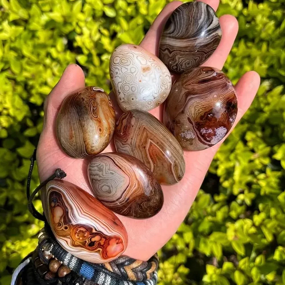 Natural Irregular Banded Agate Polished Madagascar Sardonyx Specimen Healing Pocket Palm Stone Worry Stone Home Decor Gifts 1Pc