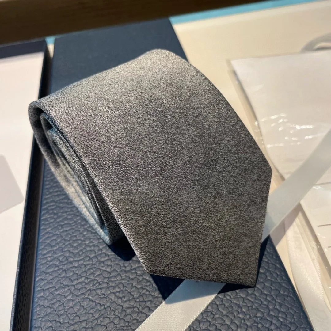 Cravatte da uomo di marca di lusso regalo di festa fatte a mano 100% twill di seta di alta qualità morbida sulla pelle stile CD papillon formale da lavoro