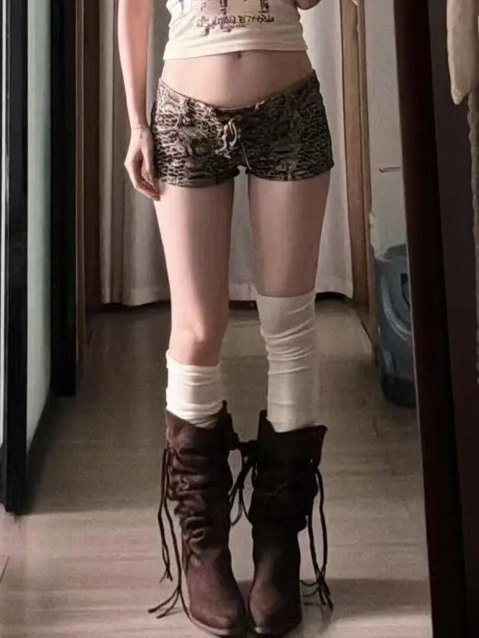 Summmr Women American Retro Low Rise Leopard Print Jeans Shorts Gyaru Coquette Abi Y2K Japanese Harajuku 2000s Denim Hot Pants view 2