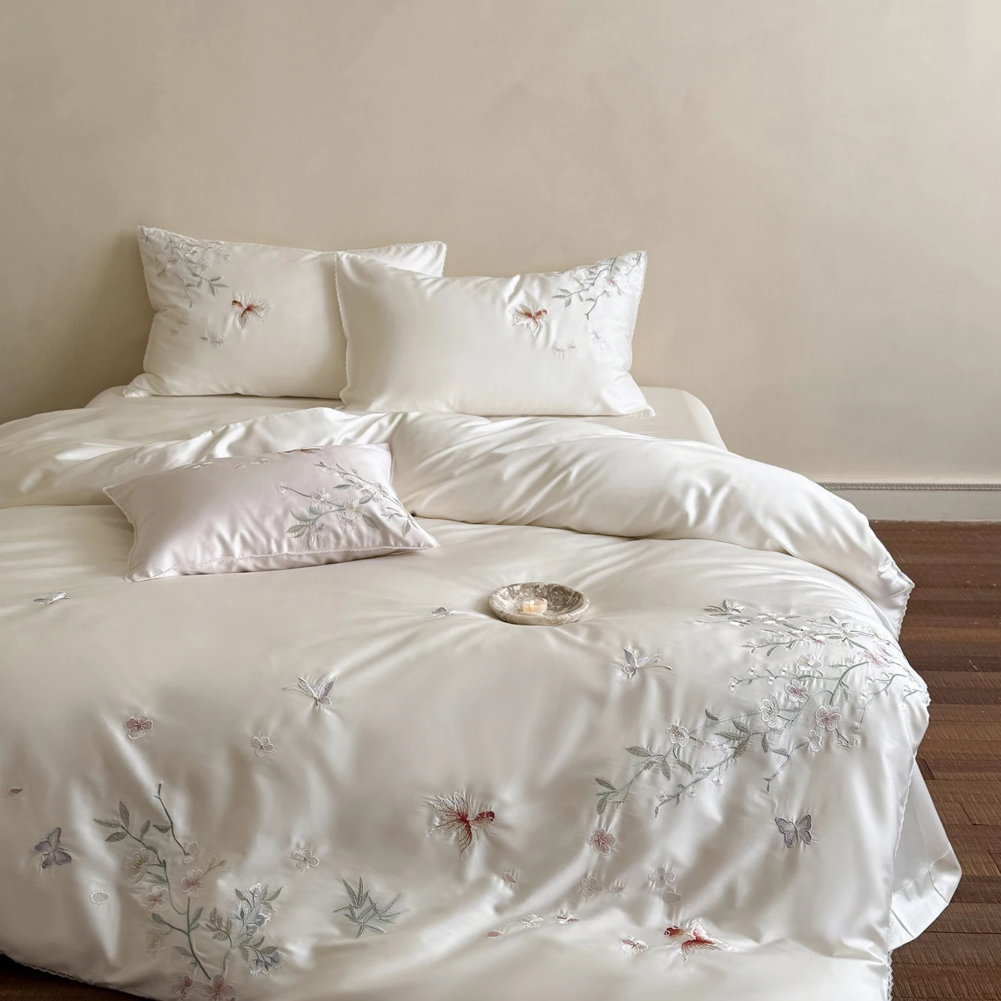 1000TC Egyptian Cotton Bedding Set with Bed Sheet/Fitted Sheet, Floral Butterfly Embroidery Luxury Soft Duvet Cover Pillowcases