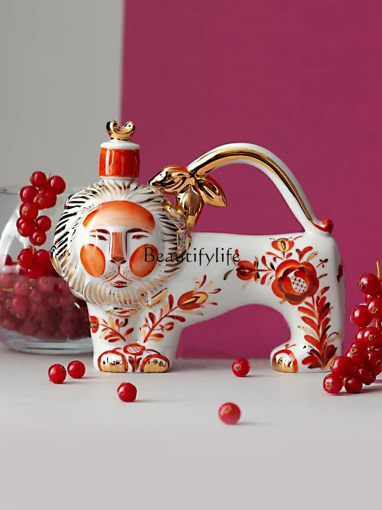 Red Lion Series High-Grade Light Luxury Exquisite European Ceramic Wine Pot Liquor Divider Ornaments